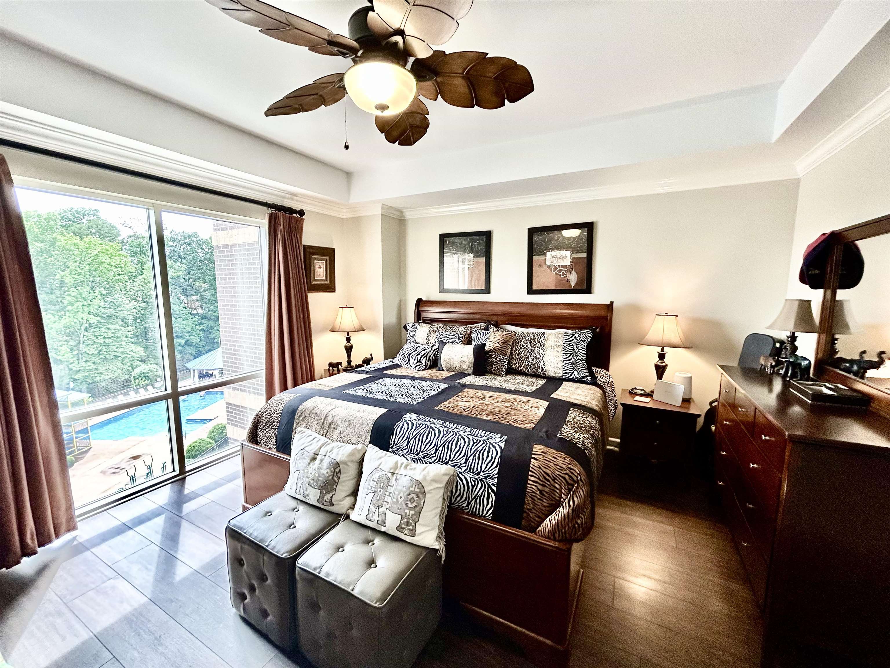 380 Rd Iuka Ms 38852, Unit P 402 Iuka, MS 38852 - Photo 11 of 25 a bedroom with furniture and a large window