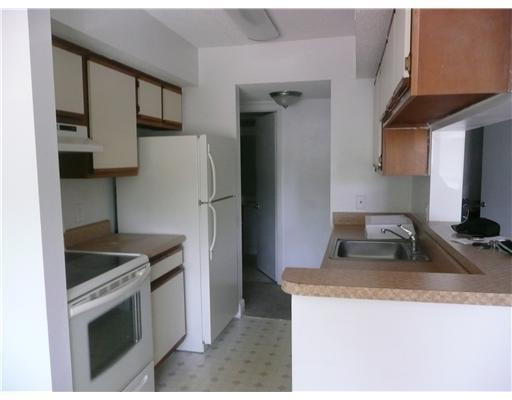 5686 Rock Island Road, Unit 1171 Tamarac, FL 33319 - Photo 2 of 7 Kitchen