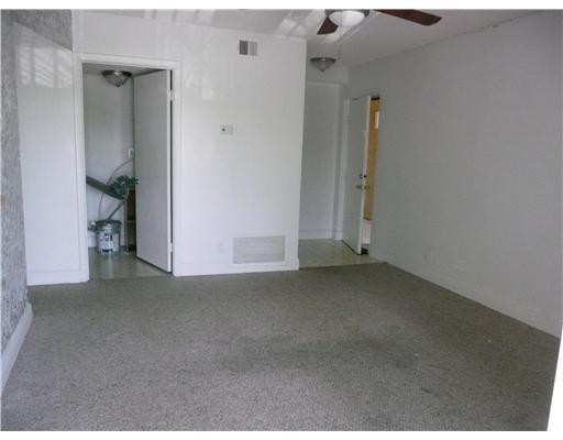 5686 Rock Island Road, Unit 1171 Tamarac, FL 33319 - Photo 4 of 7 Master Bedroom
