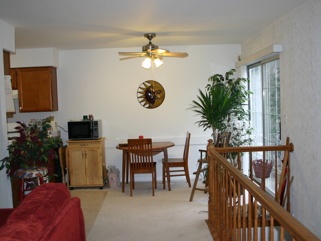 2242 Colorado Avenue, Unit 4 Elgin, IL 60123 - Photo 5 of 9