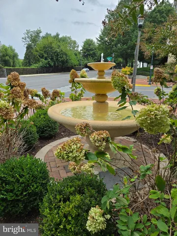 $2,300 | 11800 Old Georgetown Road, Unit 1537, North Bethesda, MD 20852