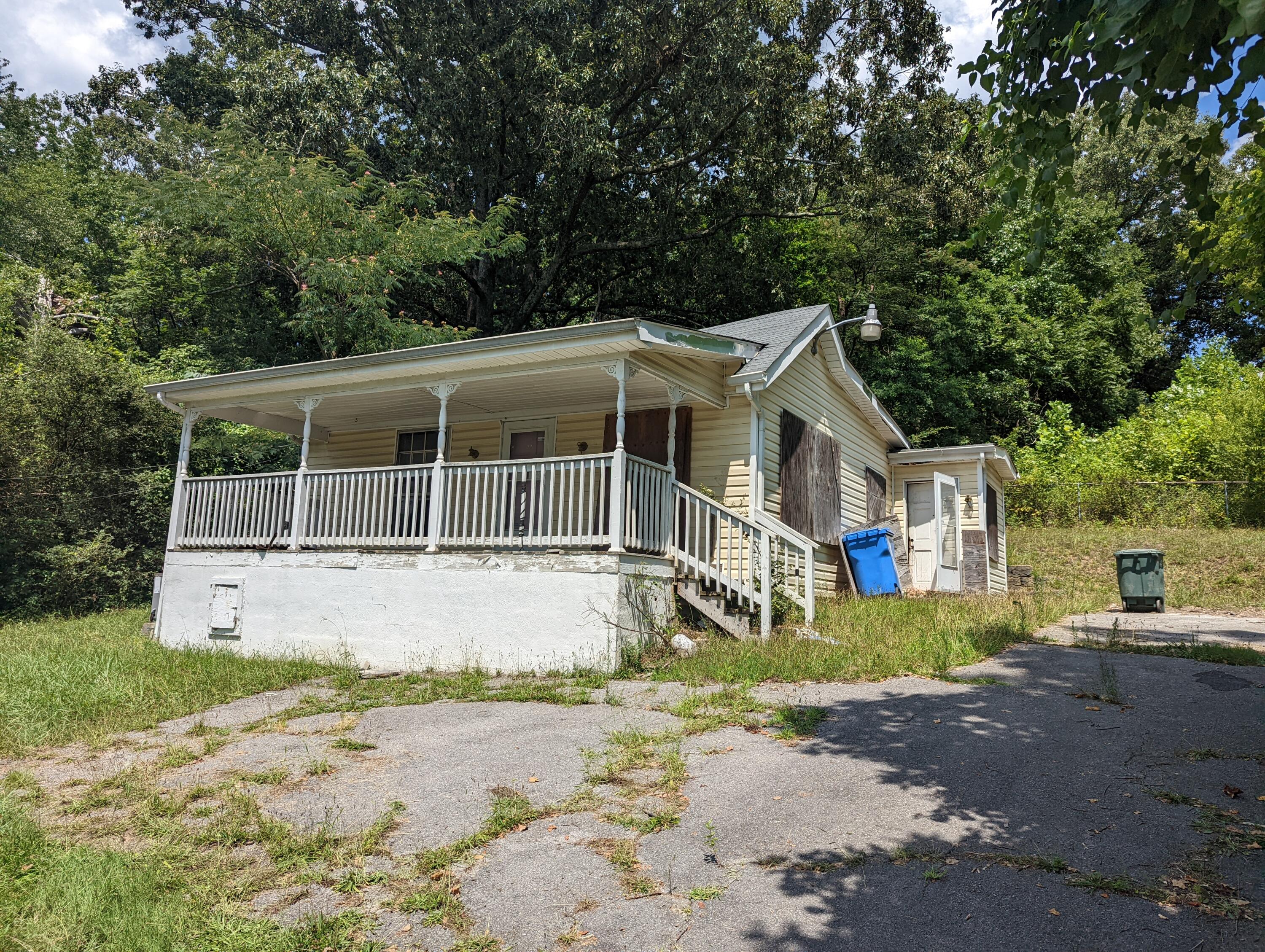 950 Pineville Road Chattanooga, TN 37405 - Photo 1 of 2 950 Pineville