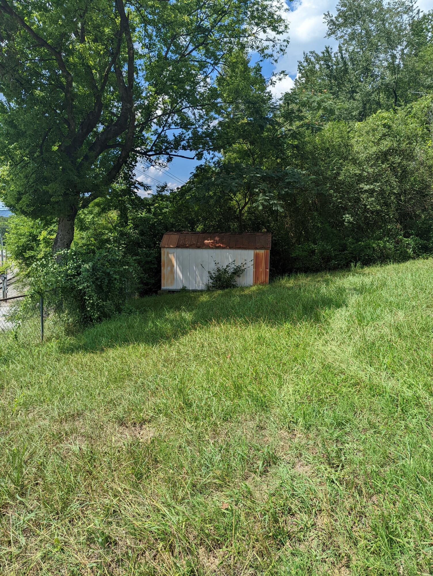 950 Pineville Road Chattanooga, TN 37405 - Photo 2 of 2 950 Pineville1