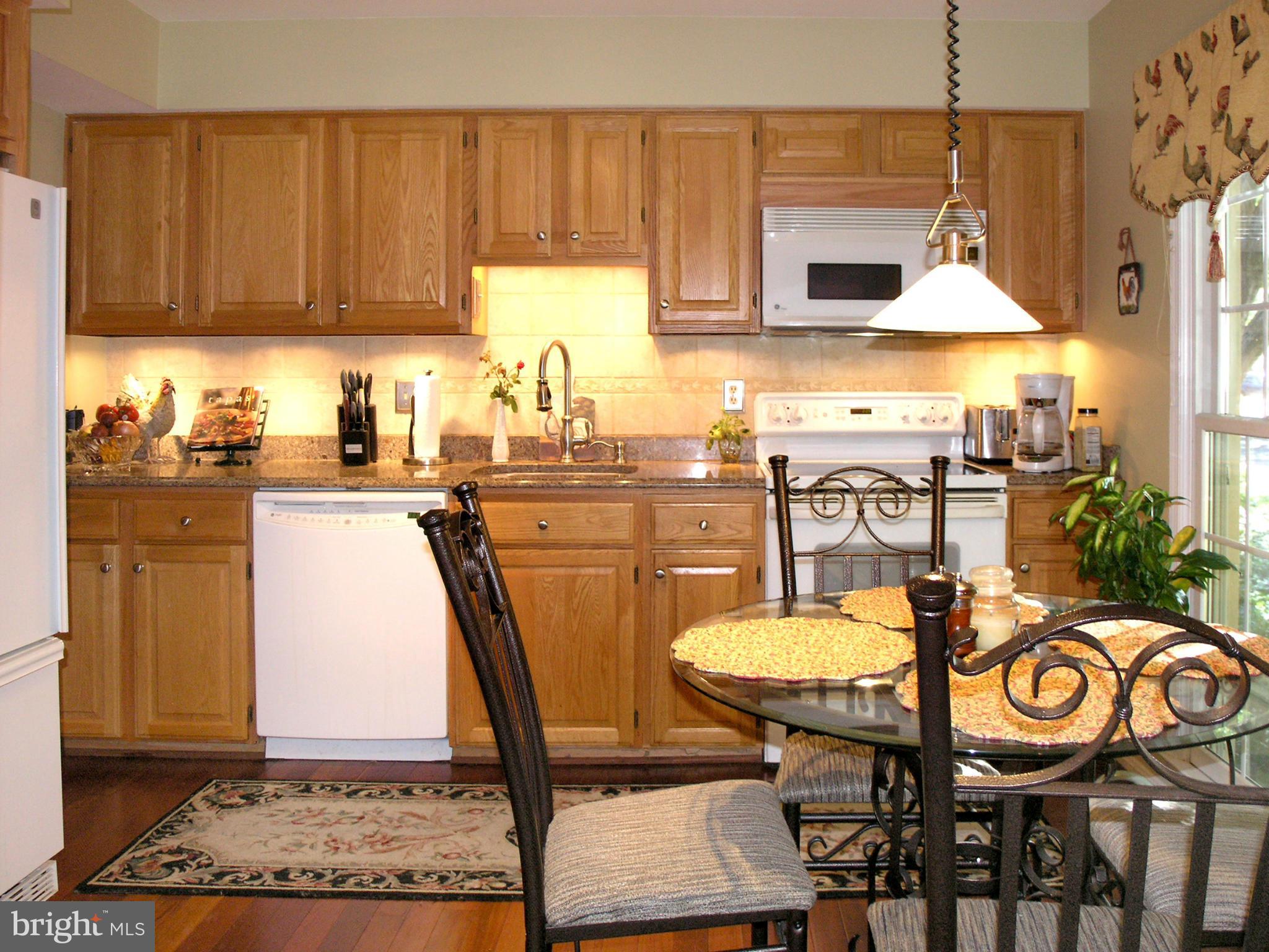 2148 Greenkeepers Court Reston, VA 20191 - Photo 6 of 26 Kitchen