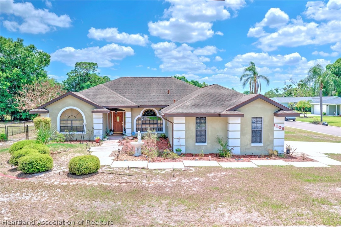 1109 Hammock Road Sebring, FL 33870 - Photo 1 of 47