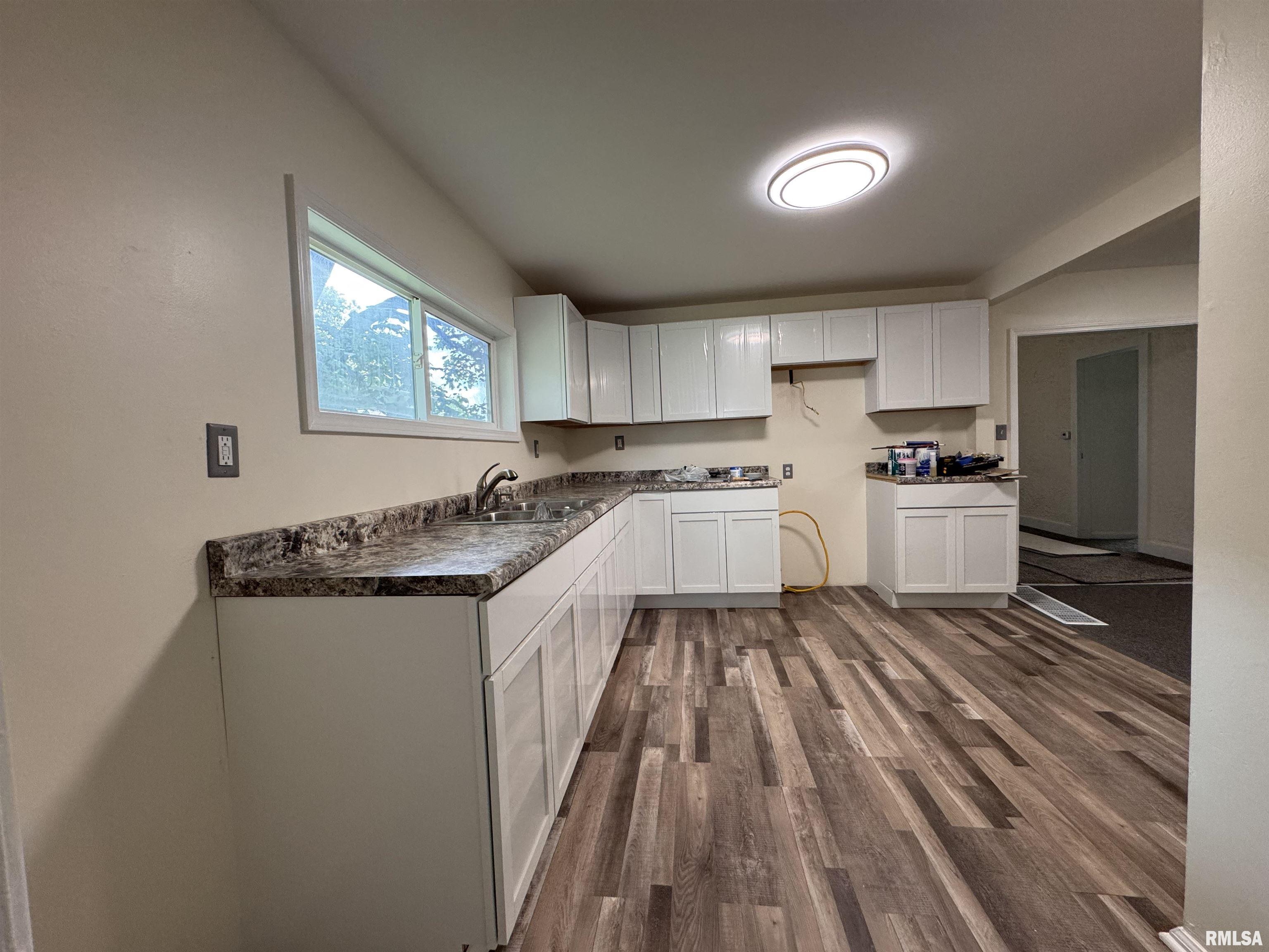 424 West Wheeler Street Macomb, IL 61455 - Photo 5 of 17