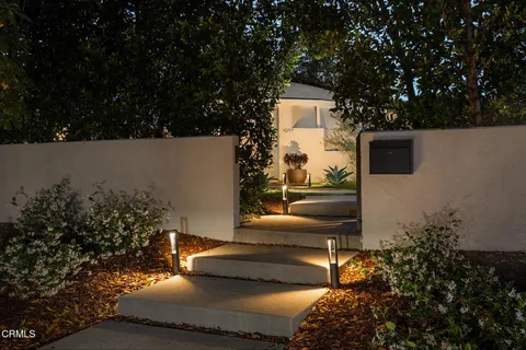 $1,950,000 | 1097 South Los Robles Avenue, Pasadena, CA 91106