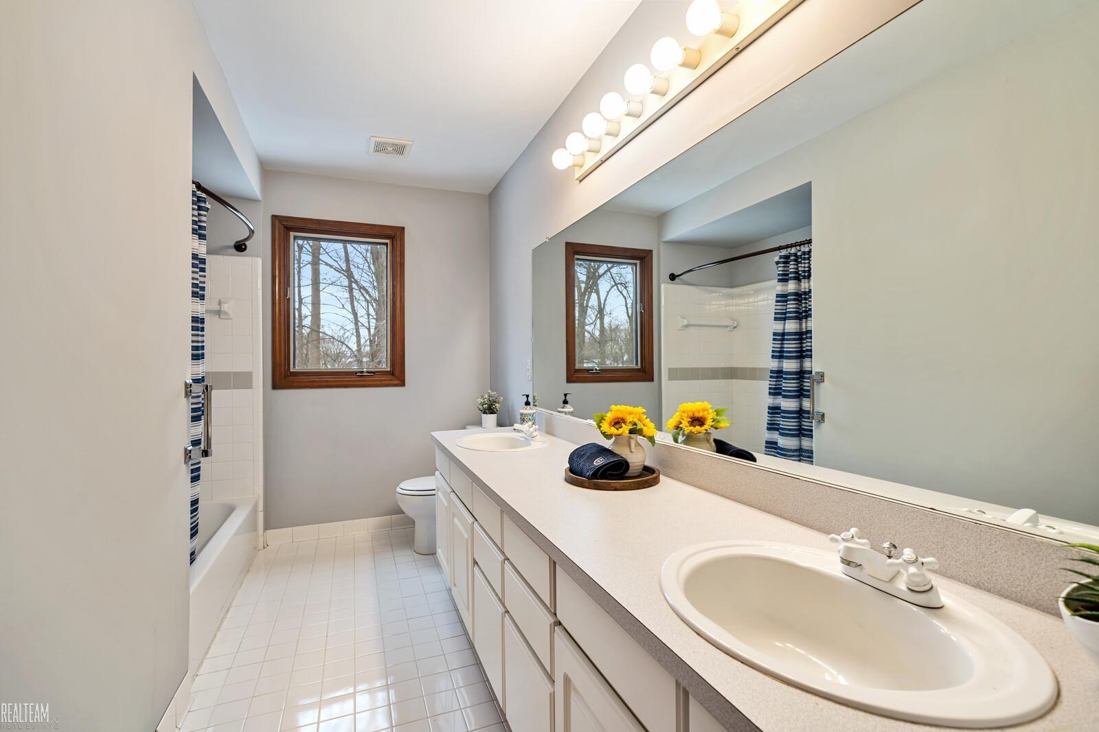 1120 Lakeview Drive Rochester, MI 48306 - Photo 36 of 56