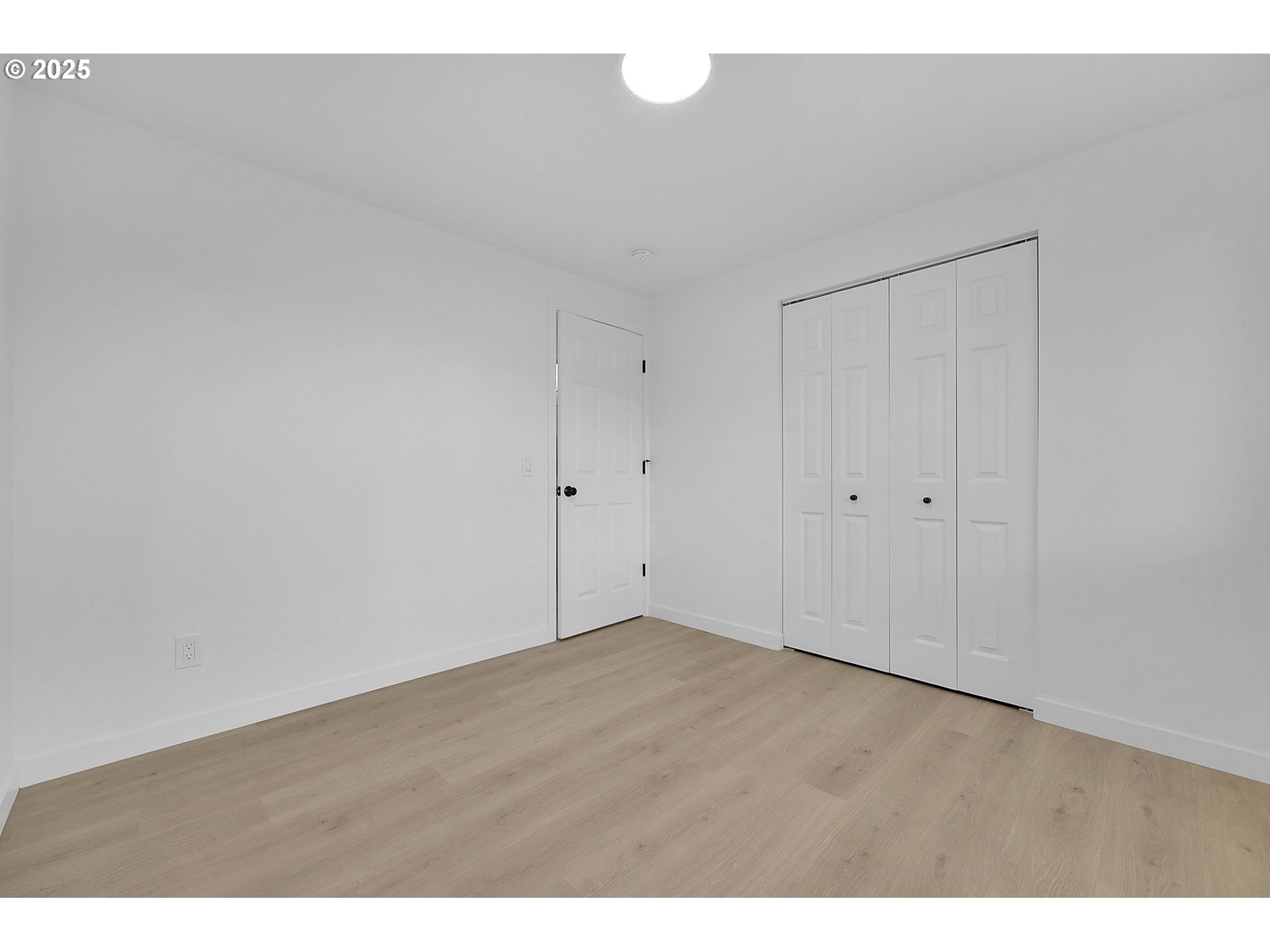 1090 Dixie Drive Springfield, OR 97478 - Photo 29 of 48 a view of an empty room