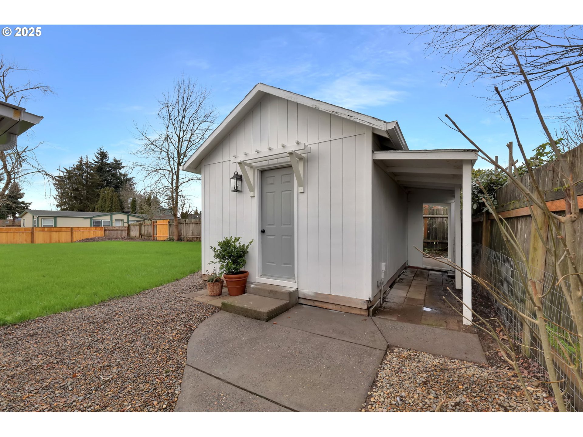 1090 Dixie Drive Springfield, OR 97478 - Photo 41 of 48 a view of a house with a yard
