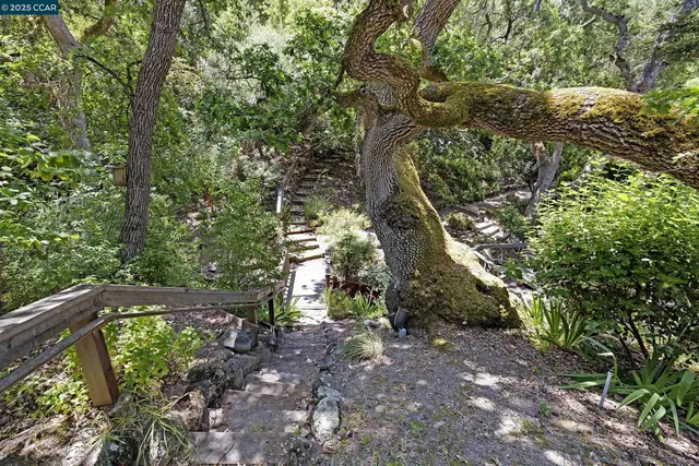 $1,950,000 | 345 Shire Oaks Court, Lafayette, CA 94549