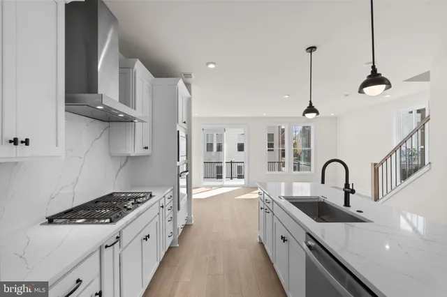 $886,434 | 42119 Picasso Square, Ashburn, VA 20148