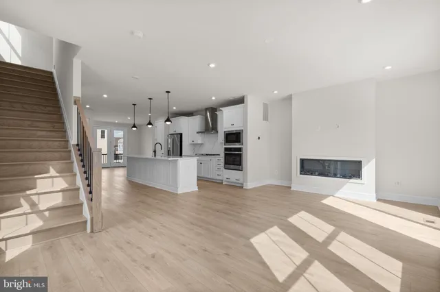 $886,434 | 42119 Picasso Square, Ashburn, VA 20148