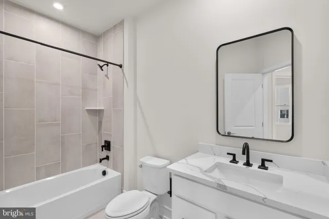 $886,434 | 42119 Picasso Square, Ashburn, VA 20148