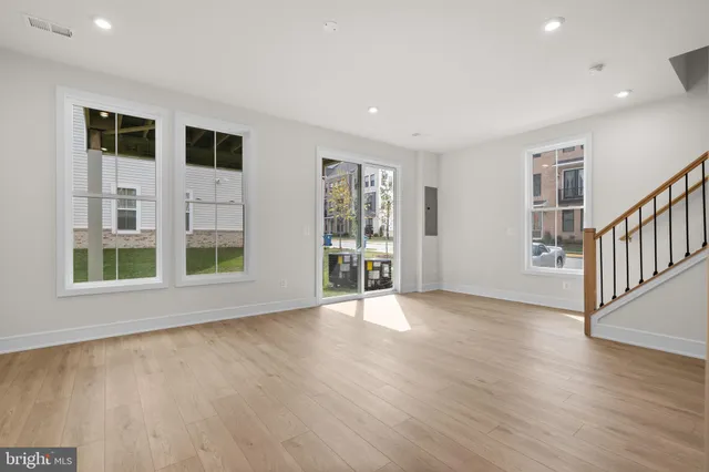 $886,434 | 42119 Picasso Square, Ashburn, VA 20148