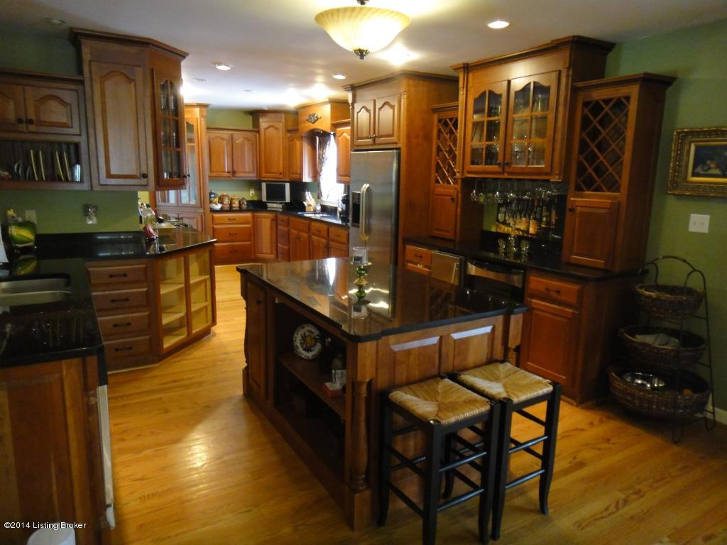 505 Brandon Road Louisville, KY 40207 - Photo 4 of 40 001