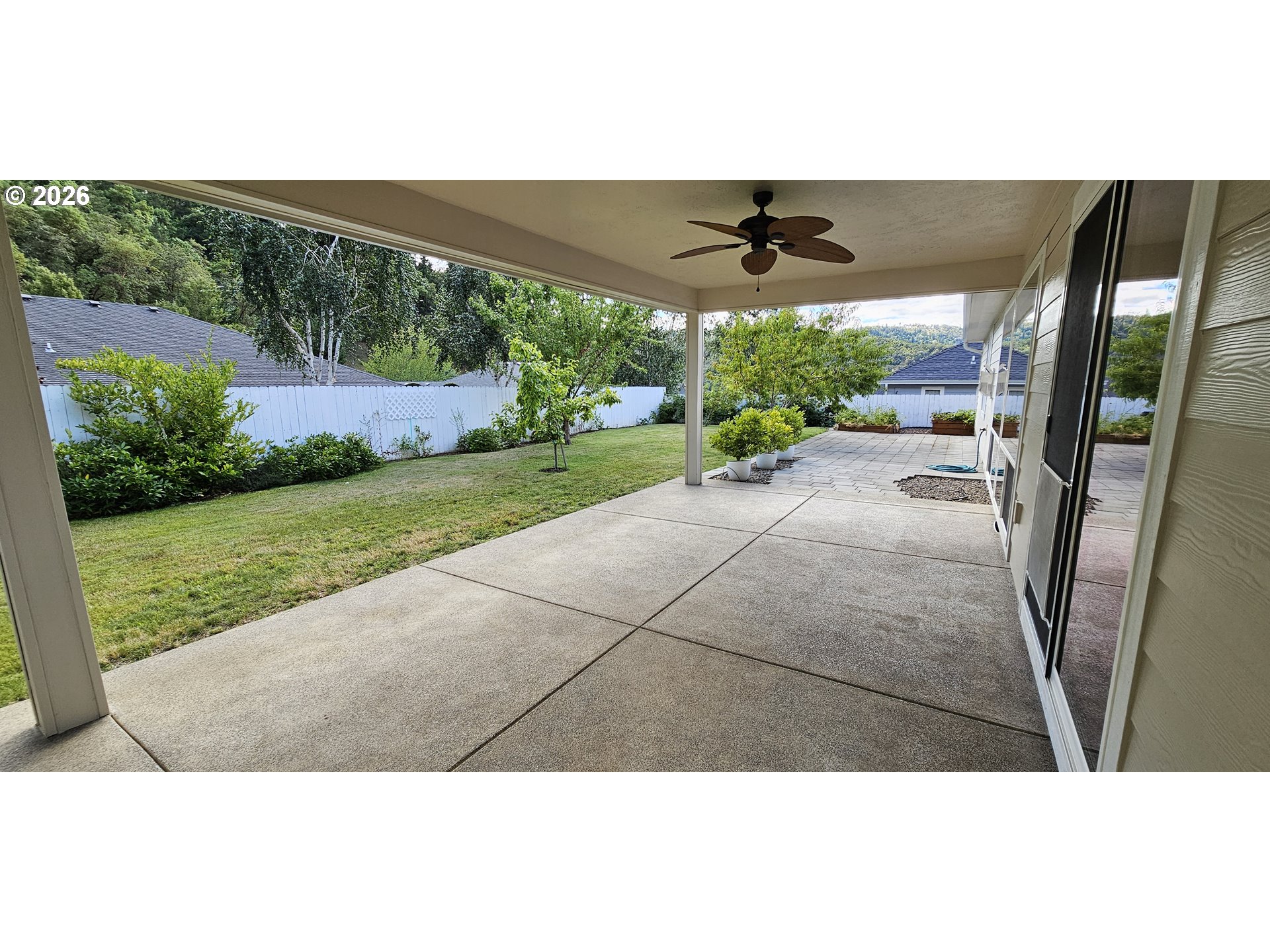 422 Oak Valley Loop Winchester, OR 97495 - Photo 22 of 32