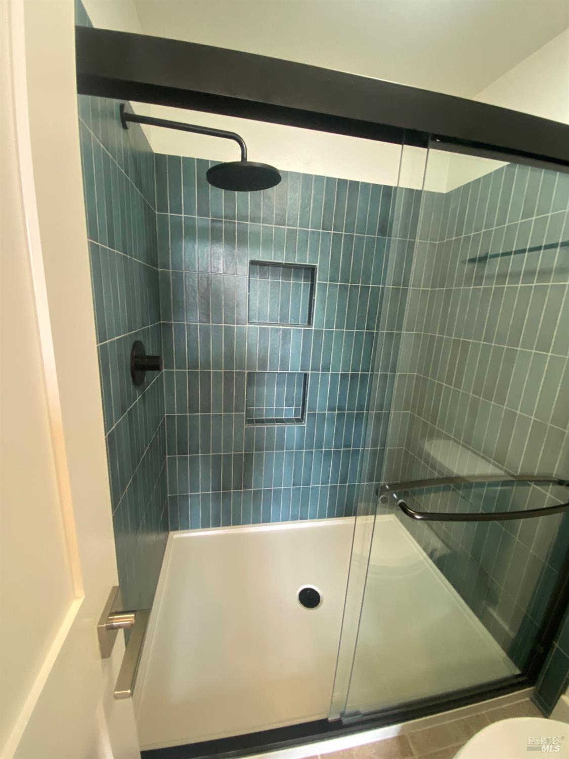 211 Pear Court San Rafael, CA 94903 - Photo 5 of 10 Extra large shower