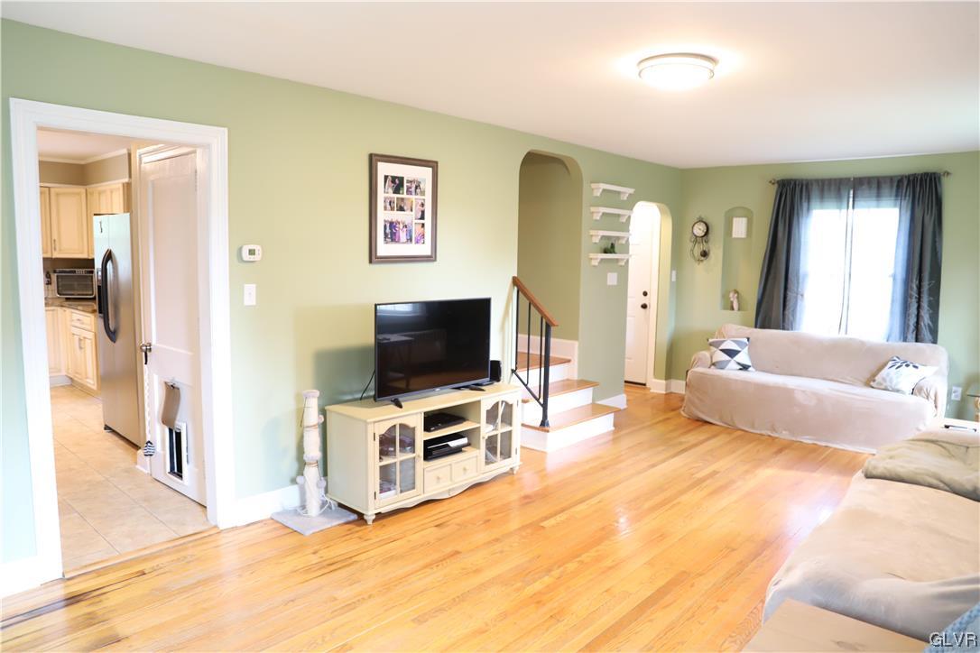 6733 Passer Road Coopersburg, PA 18036 - Photo 3 of 33 Gallery Image 3