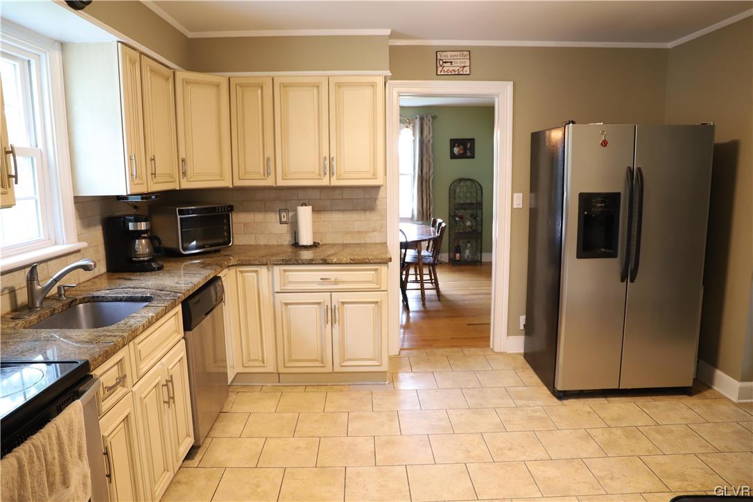 6733 Passer Road Coopersburg, PA 18036 - Photo 5 of 33 Gallery Image 5