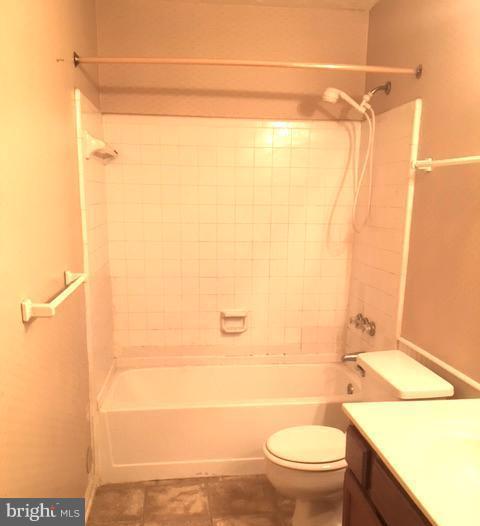 2271 Hunter's Run Drive, Unit 2271 Reston, VA 20191 - Photo 18 of 28 Bath