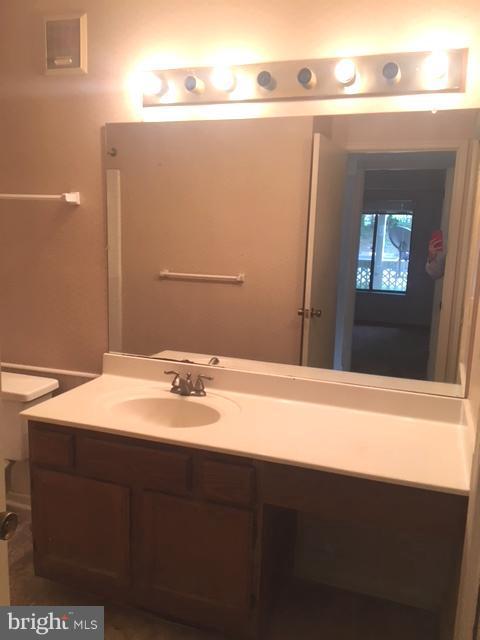 2271 Hunter's Run Drive, Unit 2271 Reston, VA 20191 - Photo 19 of 28 Bath