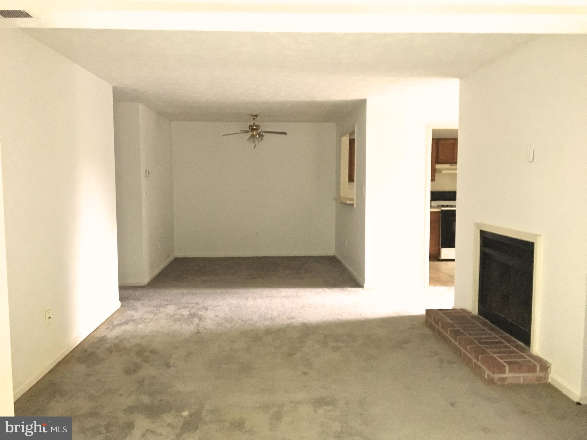 2271 Hunter's Run Drive, Unit 2271 Reston, VA 20191 - Photo 10 of 28 Living and Dinning room