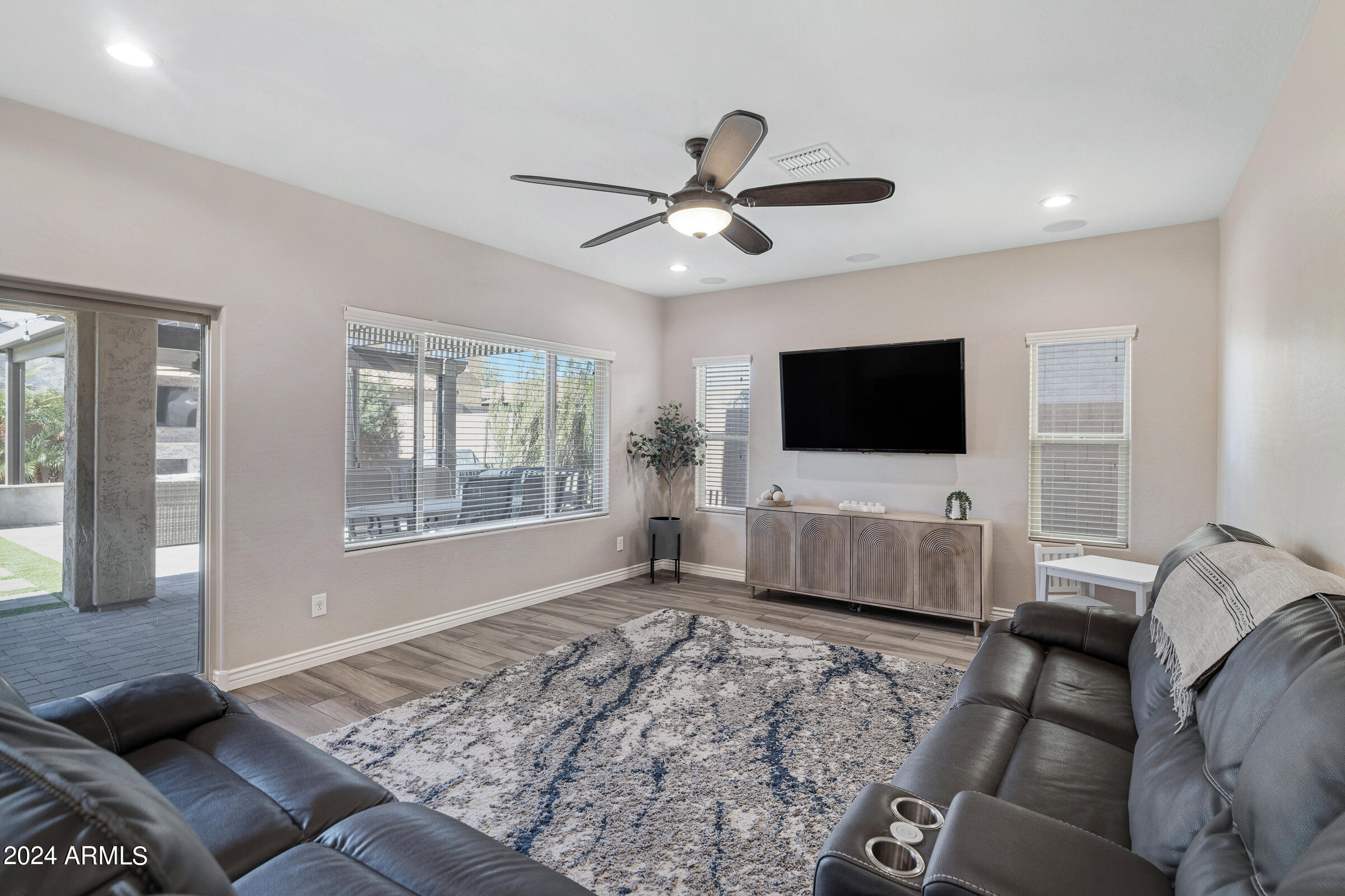 2744 East Gillcrest Road Gilbert, AZ 85298 - Photo 5 of 71 2744 E Gillcrest Rd-13