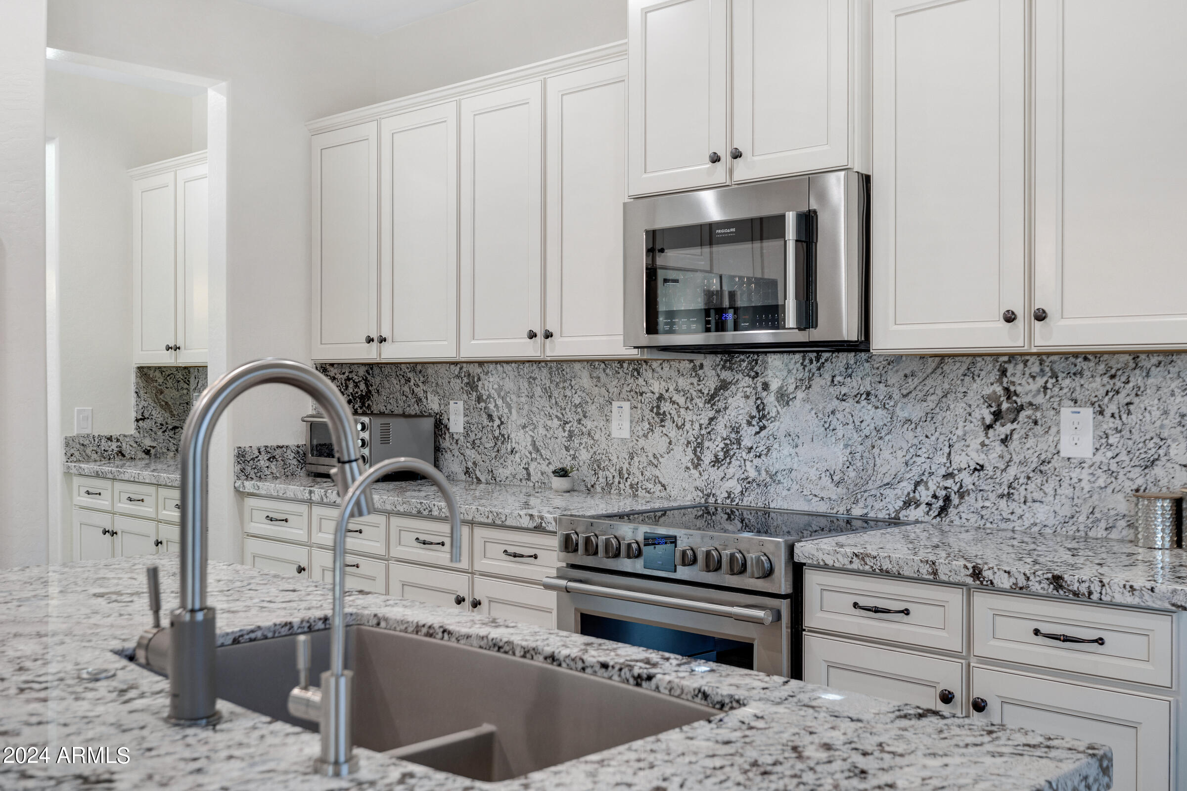 2744 East Gillcrest Road Gilbert, AZ 85298 - Photo 9 of 71 2744 E Gillcrest Rd-20