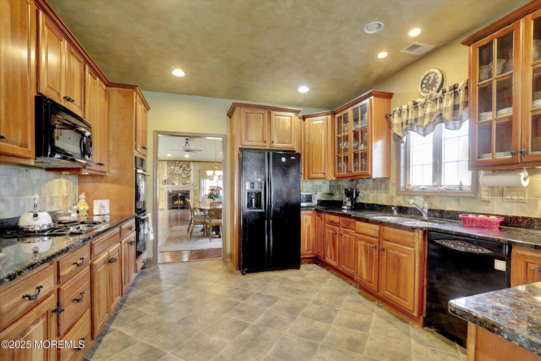 46 Yates Road Manalapan, NJ 07726 - Photo 9 of 50 11-Kitchen