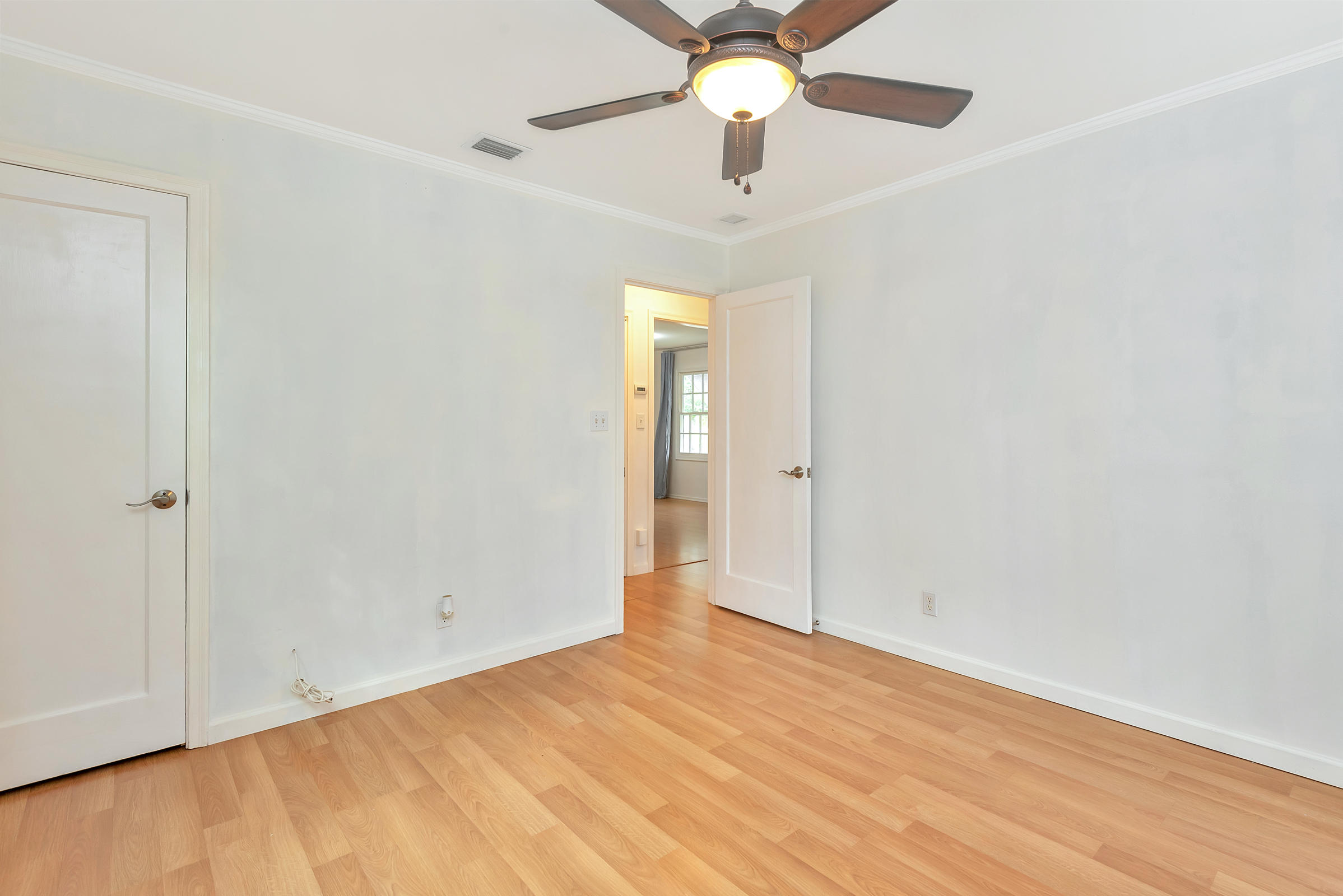 810 Colonial Road West Palm Beach, FL 33405 - Photo 33 of 40 810 - 34