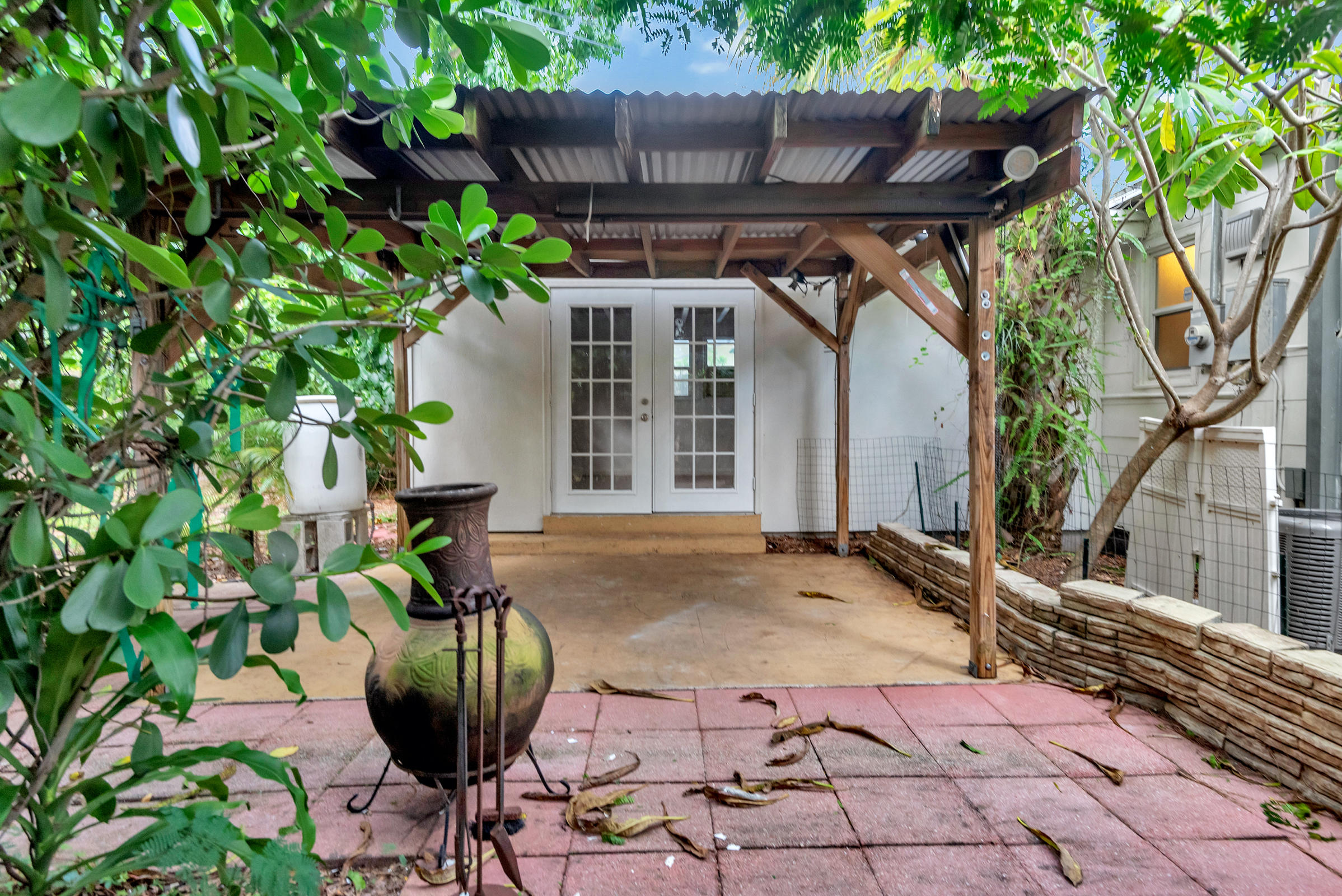 810 Colonial Road West Palm Beach, FL 33405 - Photo 36 of 40 810 - 37
