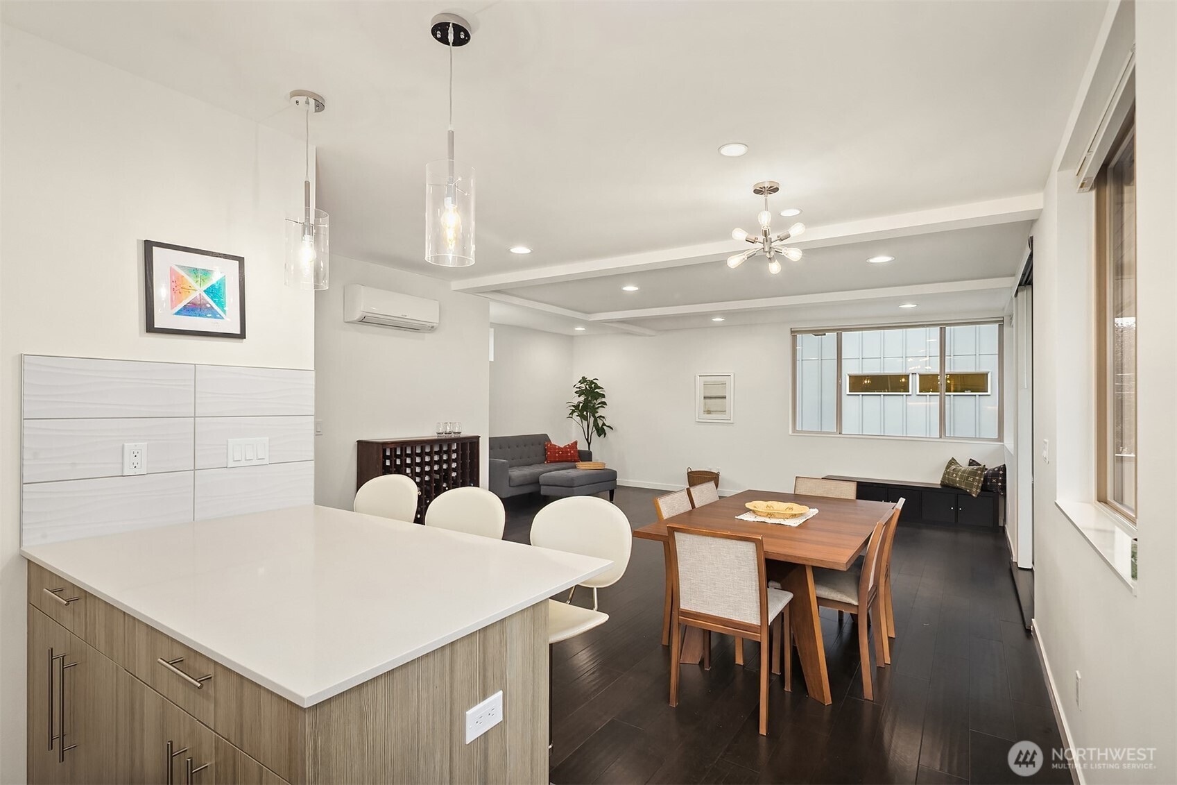9230 Interlake Avenue North Seattle, WA 98103 - Photo 13 of 30