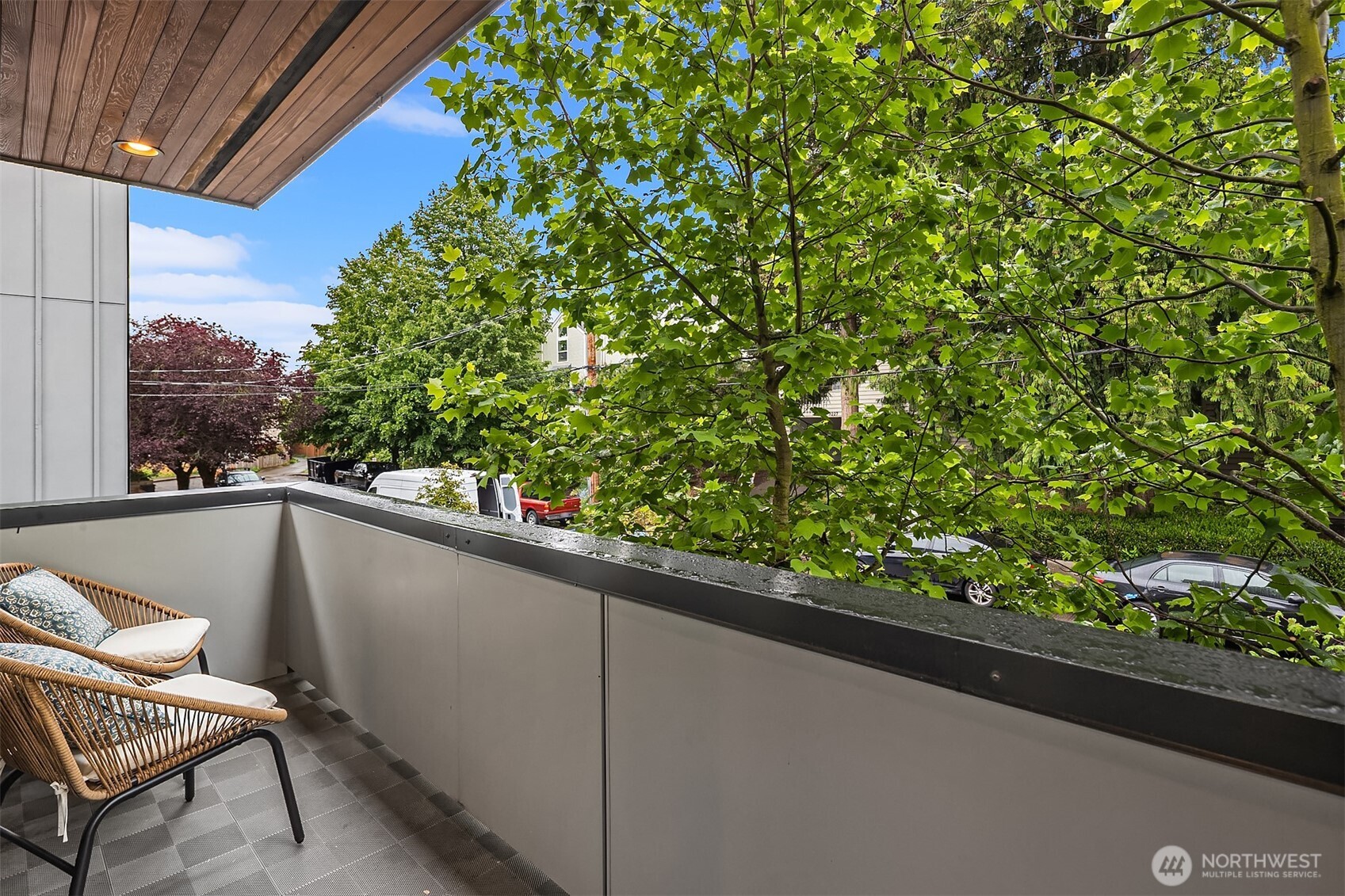 9230 Interlake Avenue North Seattle, WA 98103 - Photo 14 of 30