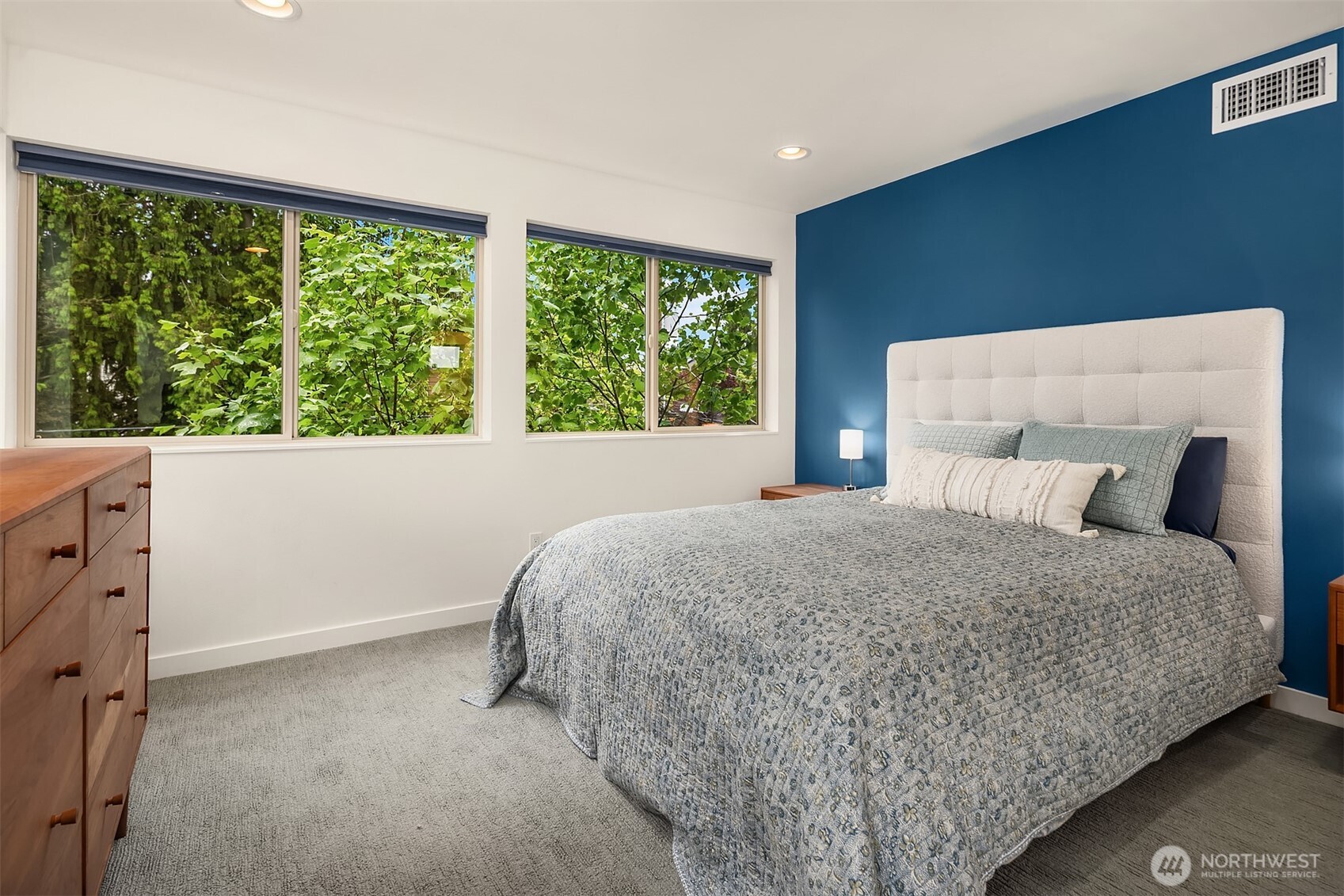 9230 Interlake Avenue North Seattle, WA 98103 - Photo 19 of 30
