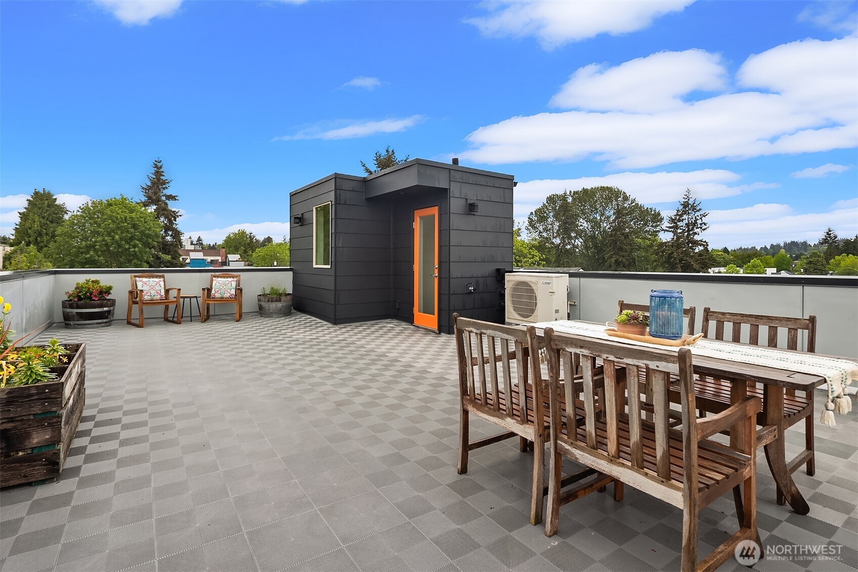 9230 Interlake Avenue North Seattle, WA 98103 - Photo 26 of 30