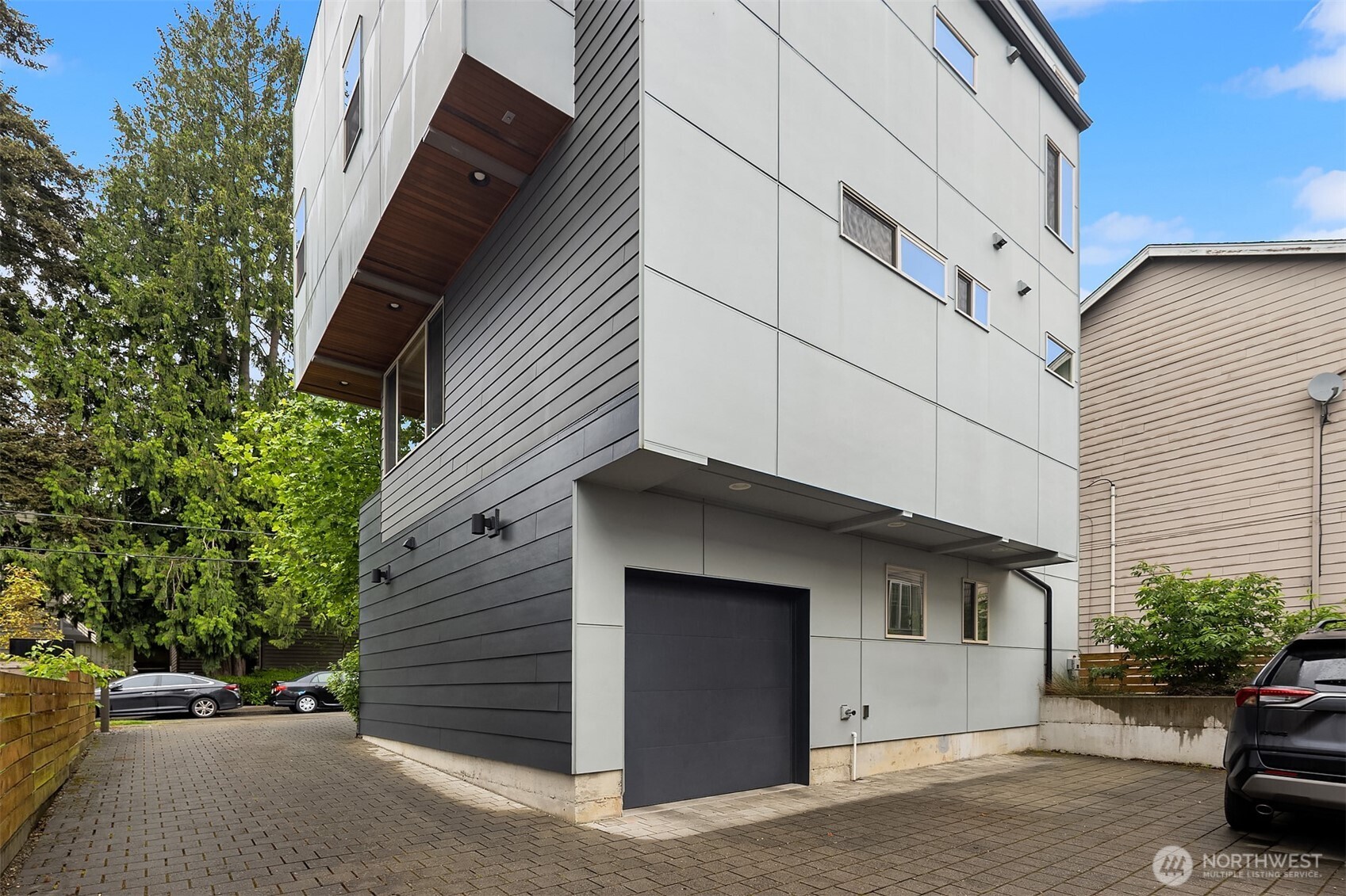9230 Interlake Avenue North Seattle, WA 98103 - Photo 27 of 30