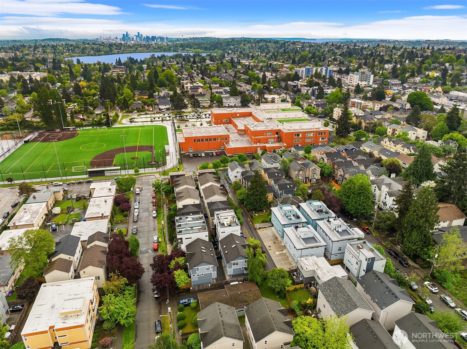 9230 Interlake Avenue North Seattle, WA 98103 - Photo 29 of 30