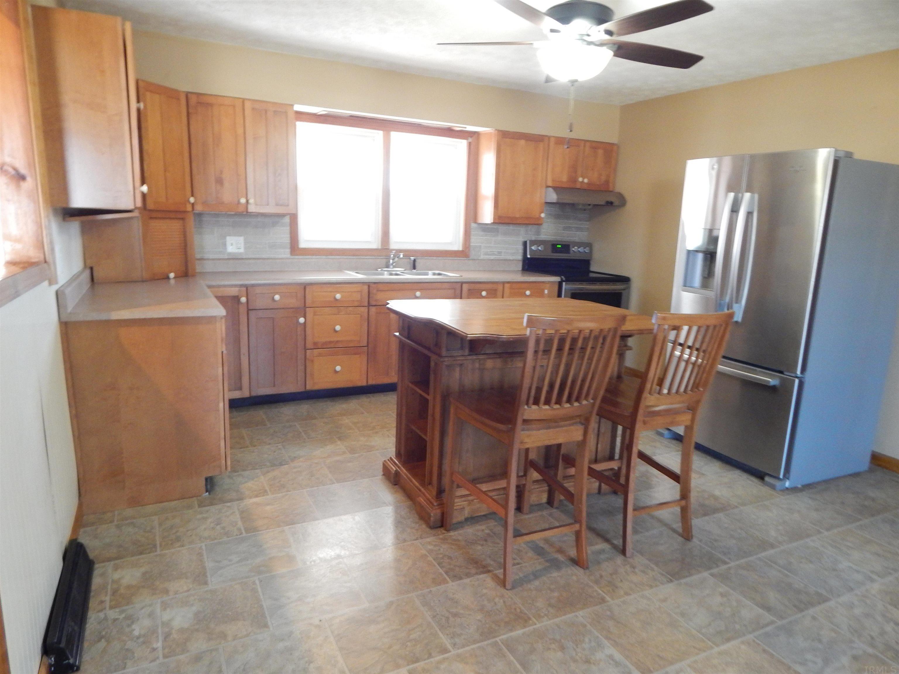 198 Guthrie Road Bedford, IN 47421 - Photo 4 of 30 Gallery Image 4