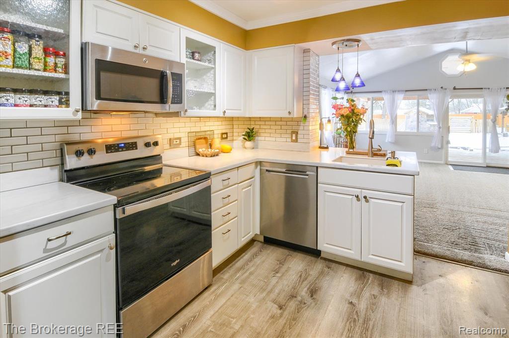 2477 Covert Road Burton, MI 48509 - Photo 21 of 41
