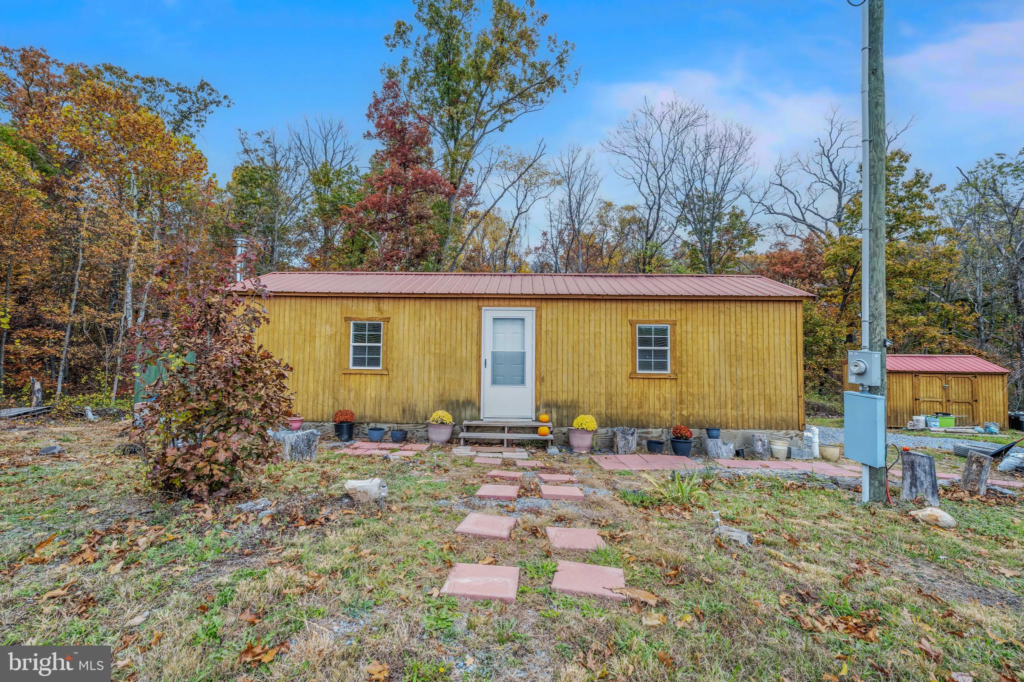 393 Ridersville Road Berkeley Springs, WV 25411 - Photo 2 of 29