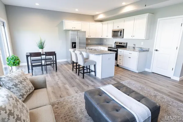 $2,100 | 101 Copper Oaks Court, Unit C, Mascoutah, IL 62258