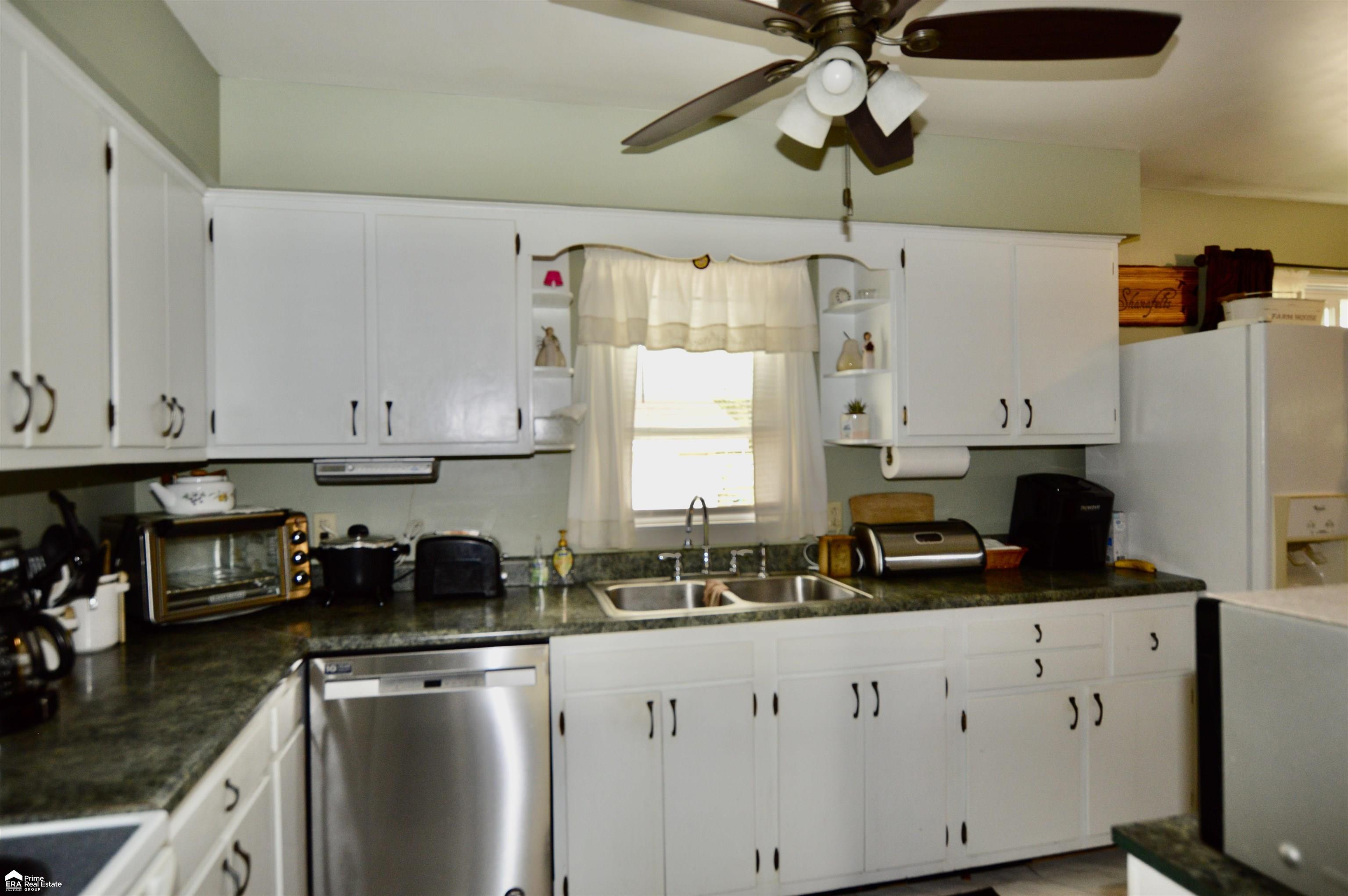 4407 Torrey Road Flint, MI 48507 - Photo 18 of 23 50109335-18.JPG
