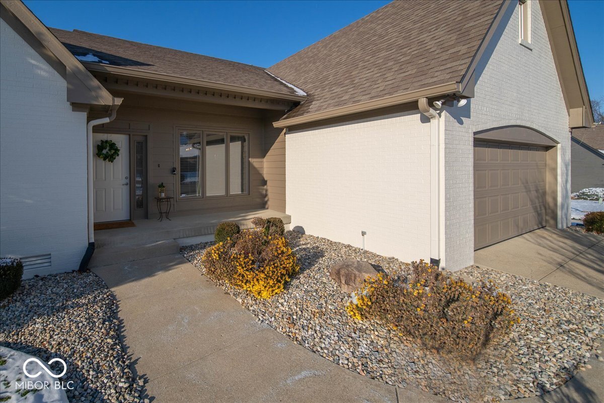 7300 Pymbroke Circle Fishers, IN 46038 - Photo 4 of 49