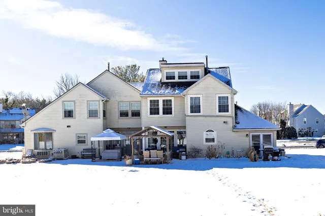 $475,000 | 425 Longfellow Drive, Williamstown, NJ 08094