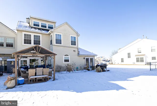 $475,000 | 425 Longfellow Drive, Williamstown, NJ 08094