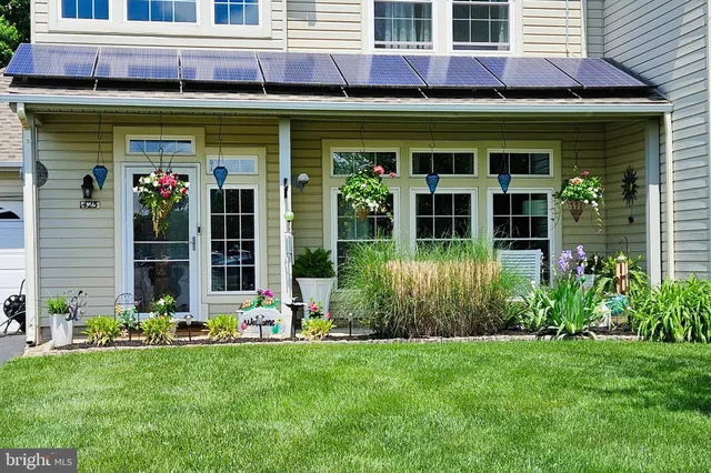 $475,000 | 425 Longfellow Drive, Williamstown, NJ 08094