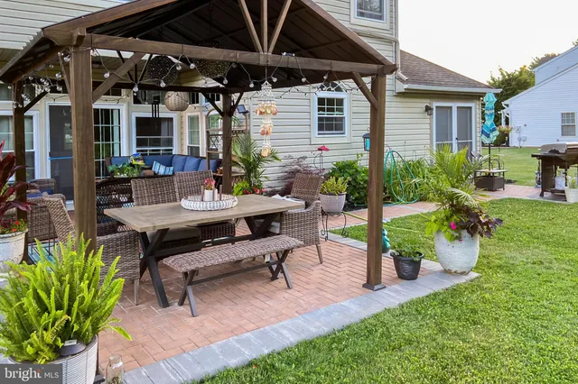 $475,000 | 425 Longfellow Drive, Williamstown, NJ 08094