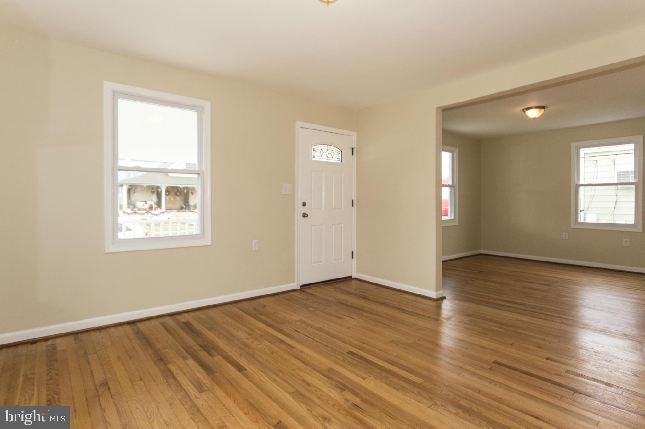 1220 Willow Road Baltimore, MD 21222 - Photo 9 of 23 Living Room