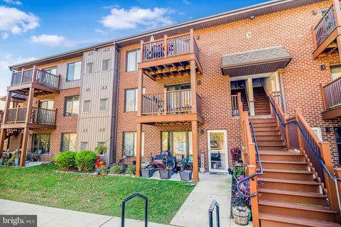 $190,000 | 5200 Hilltop Drive, Unit 42, Brookhaven, PA 19015